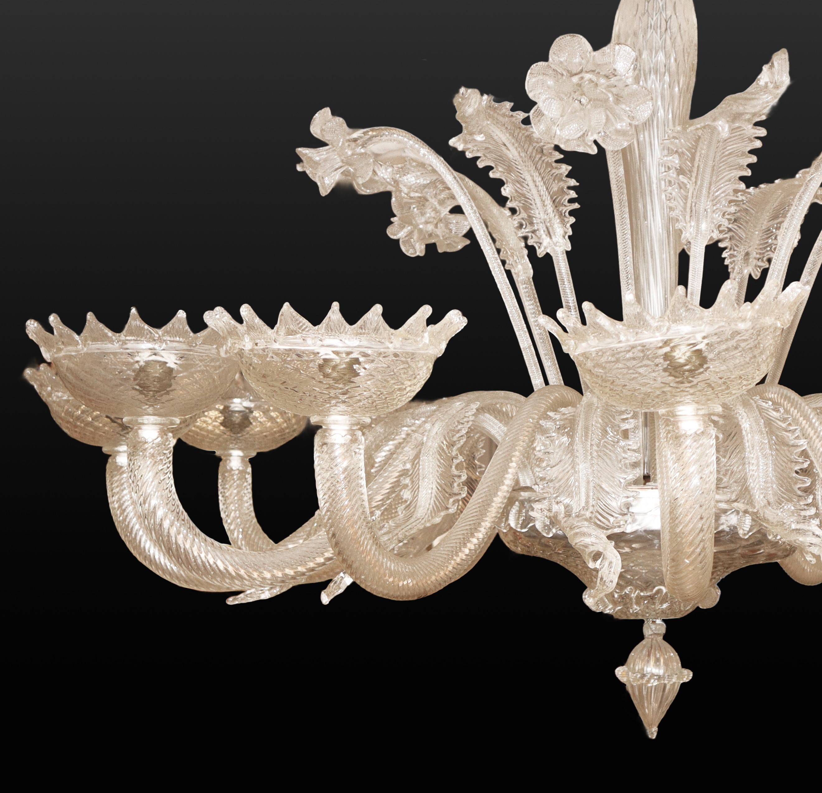 Lampadario in vetro di Murano a 12 luci, altezza cm 109, larghezza cm 134