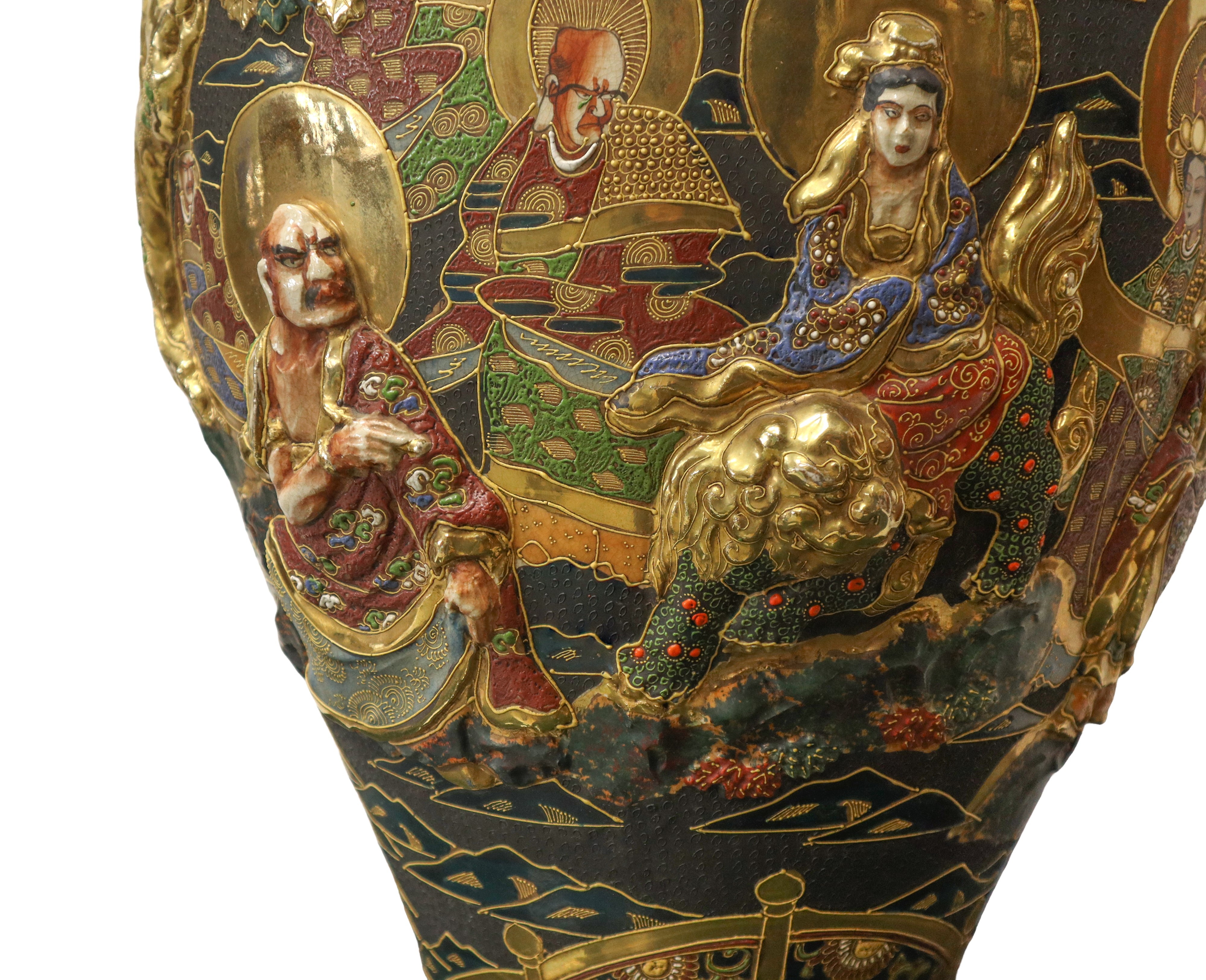 Grande vaso Satsuma con decori a rilievo