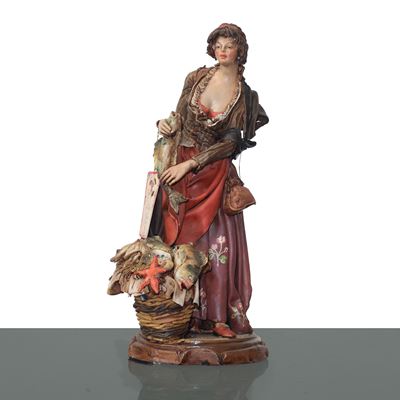 Donna che Vende il Pesce, Scultura in Terracotta