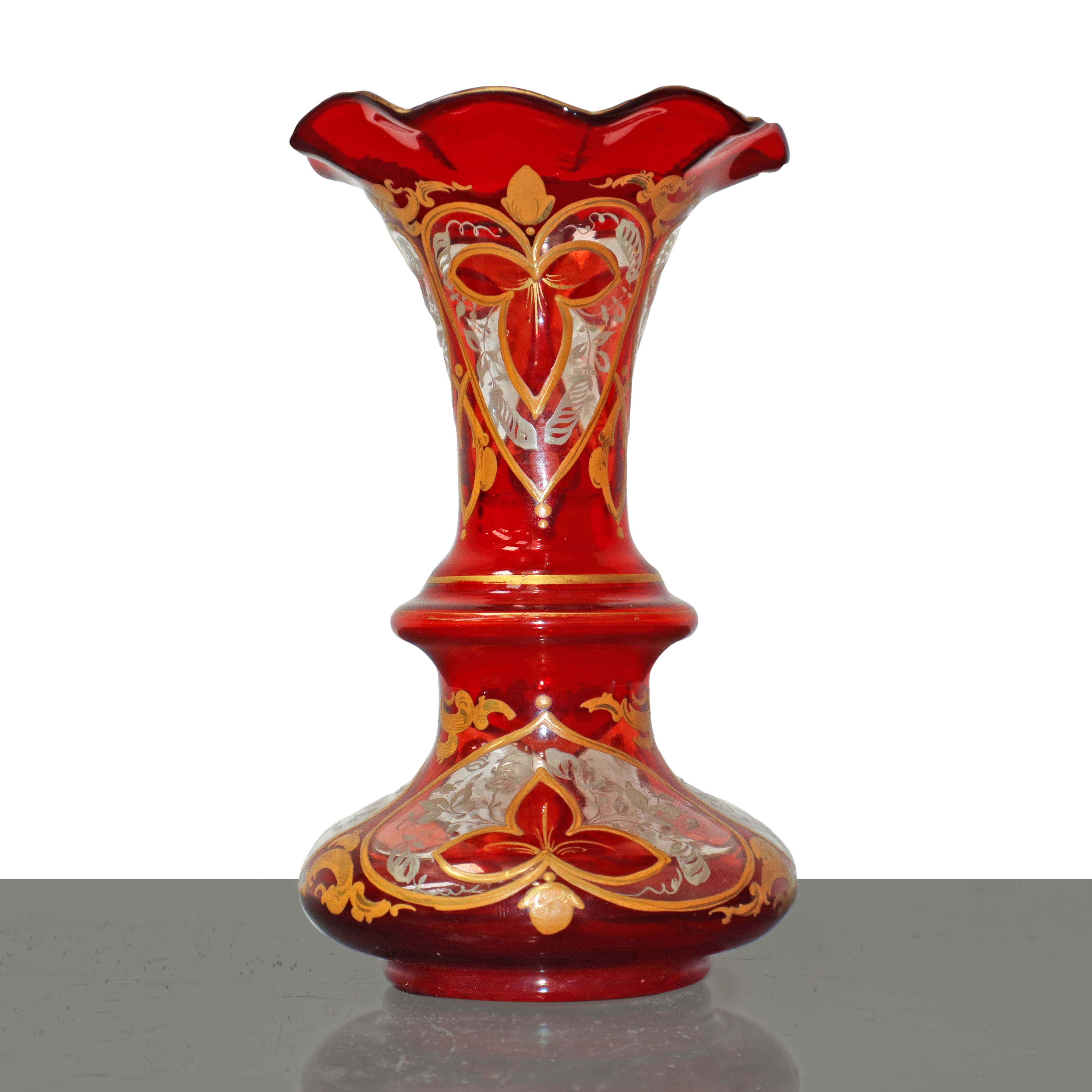 Coppia di vasi in vetro di Murano rosso con inserti dorati