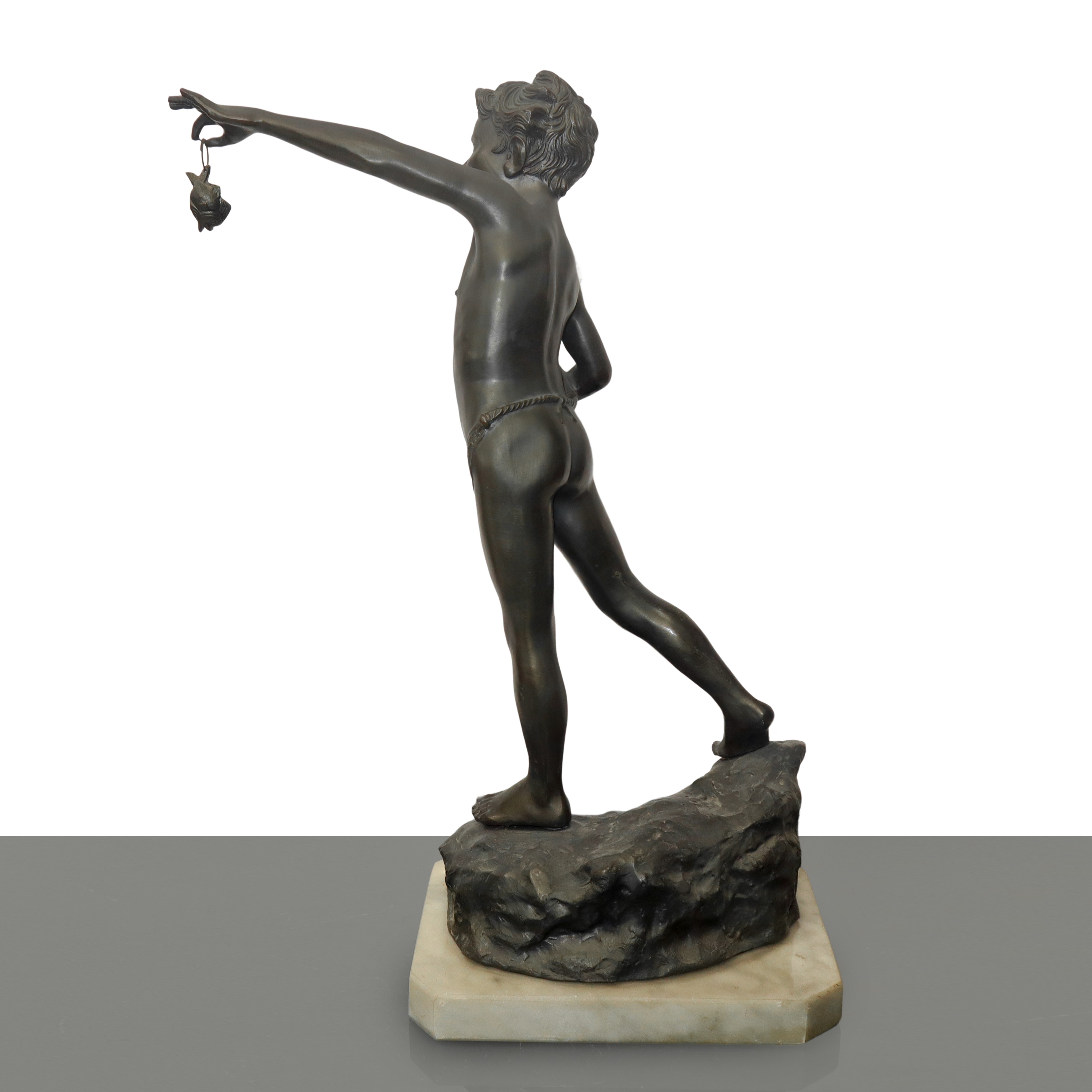 Fanciullo con Granchio, Scultura su Base in Marmo