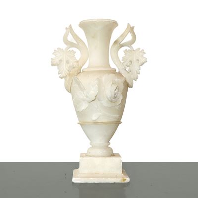 Vaso in Alabastro con Decori Floreali