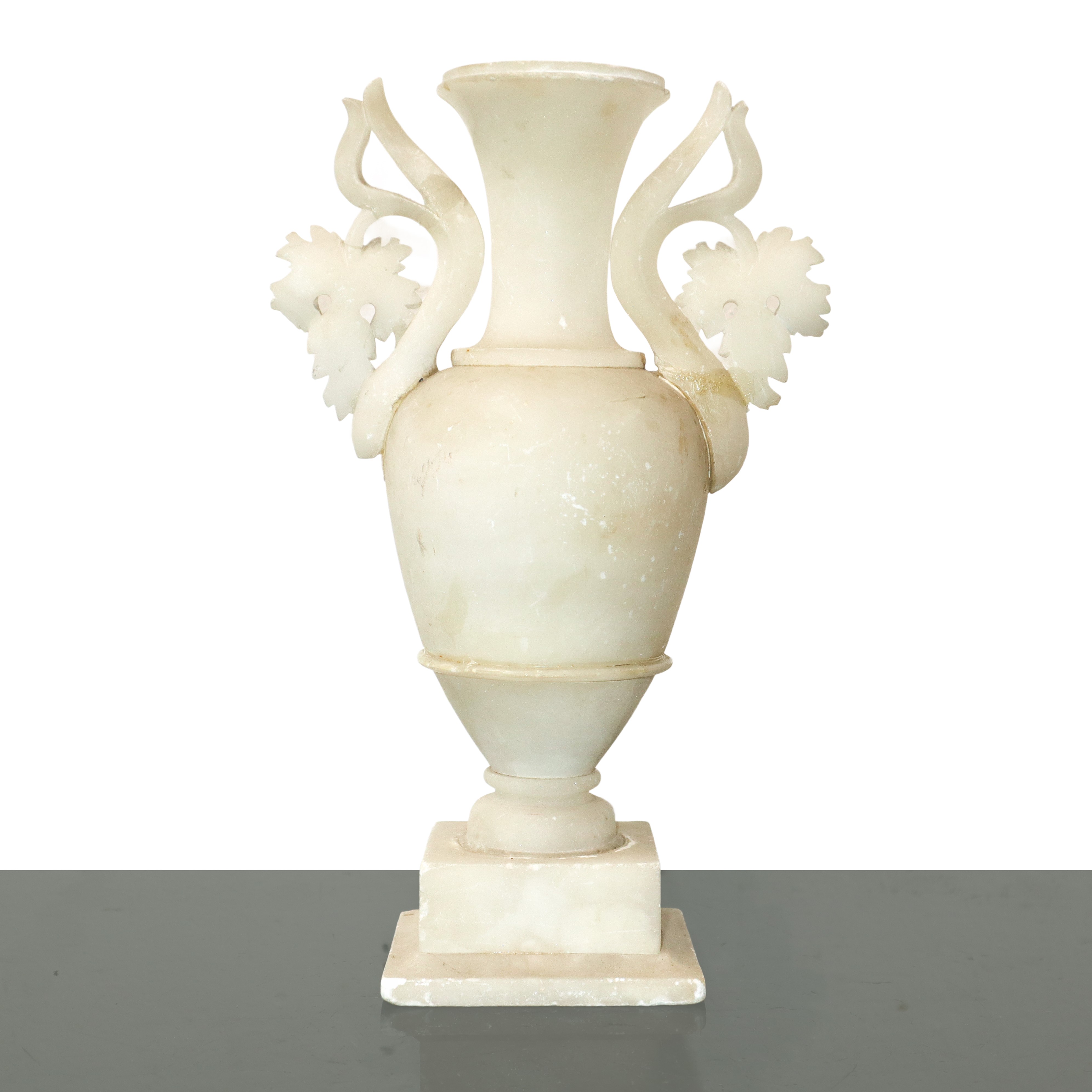 Vaso in Alabastro con Decori Floreali