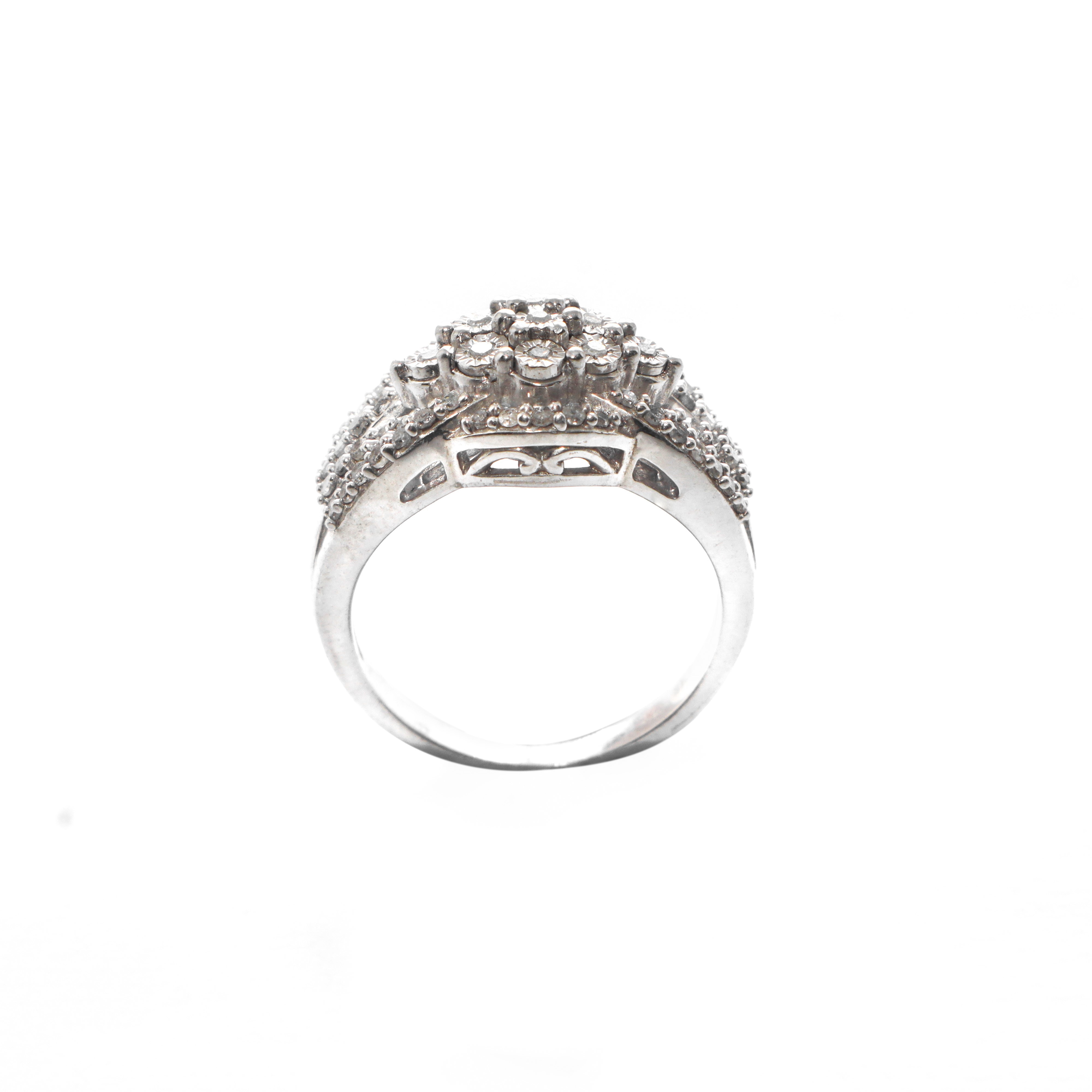 Anello a fascia intrecciata in argento 925 con diamanti naturali, misura 7,5, peso 5,243 g, carat...