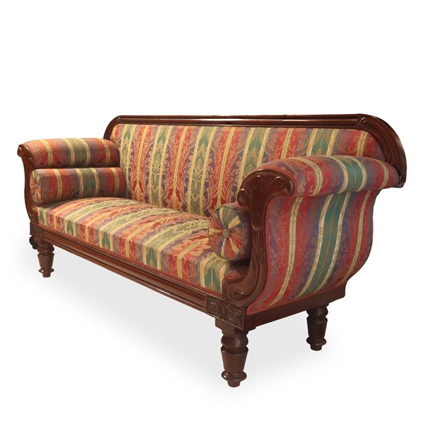 Divano Carlo X con tappezzeria colorata
