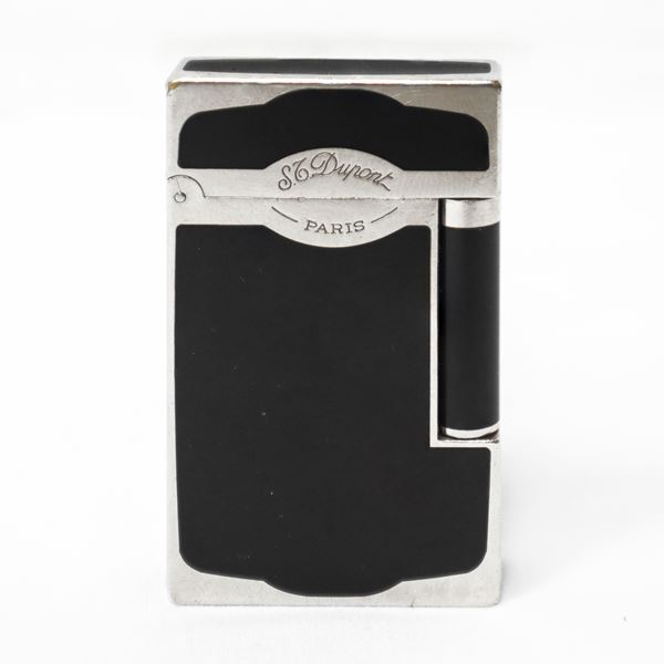 S.T. DUPONT - Accendino modello Ligne 2 con placcatura in smalto nero e finiture in metallo argentato