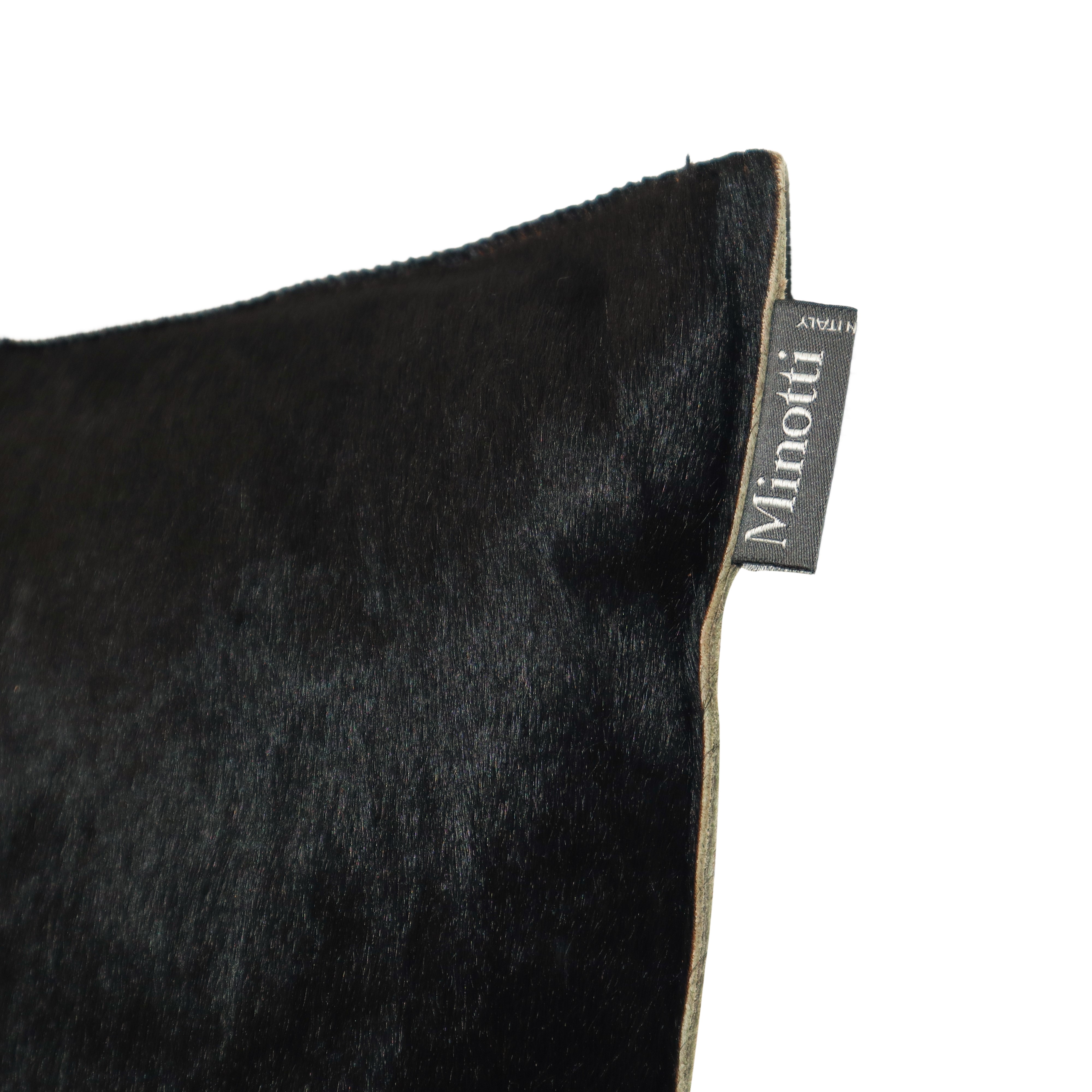 4 cuscini mod. Braque, interamente in cavallino nero