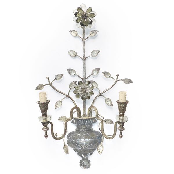 Applique due luci con decori floreali in vetro e metallo