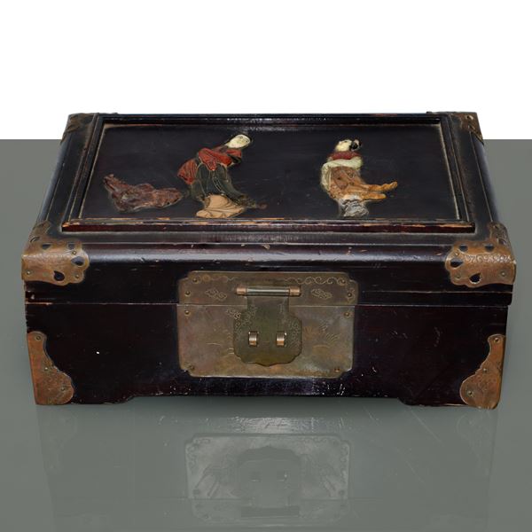 Oriental box with genre scene on the front and decorations on the sides
