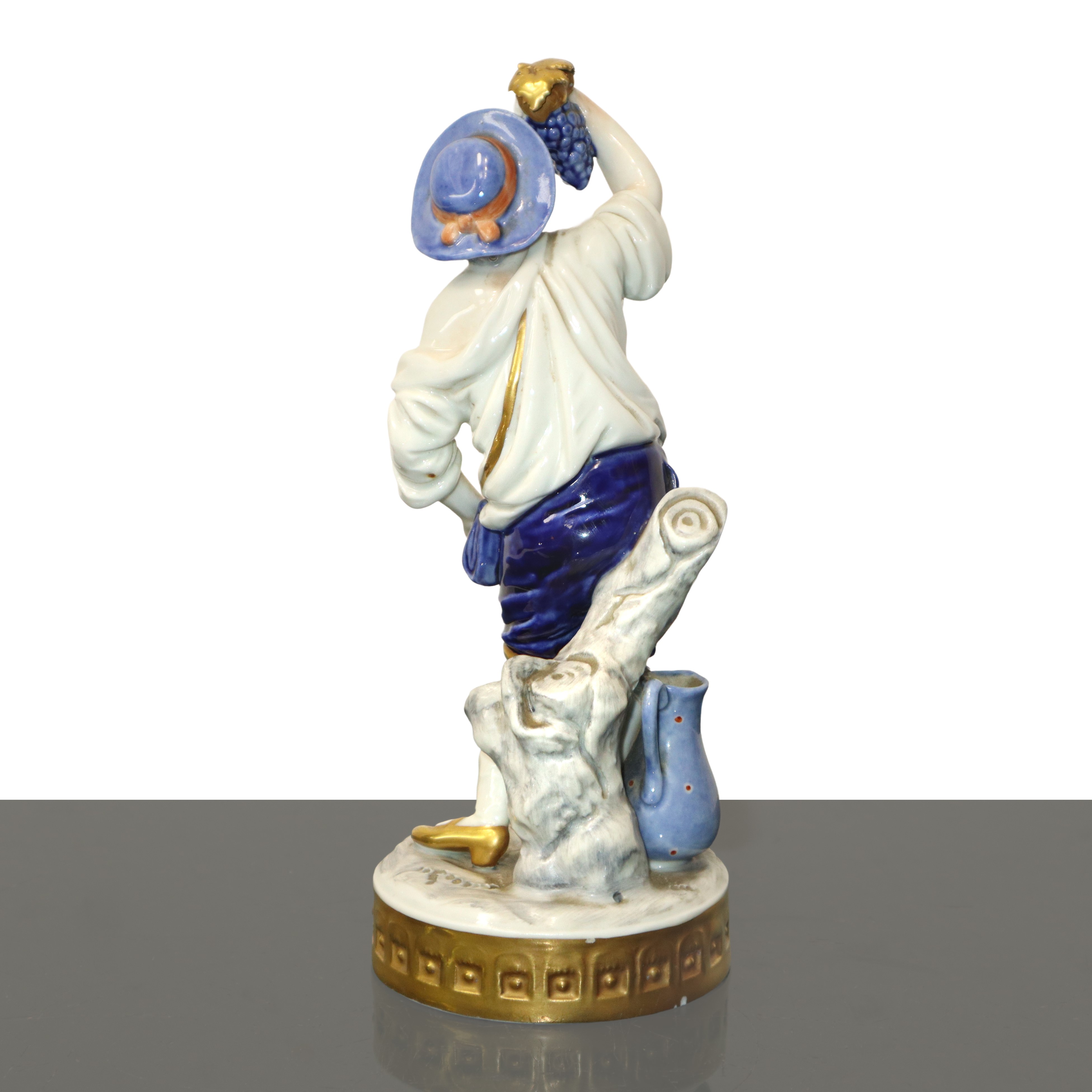 Capodimonte - Vendemmiatore, figurina in porcellana