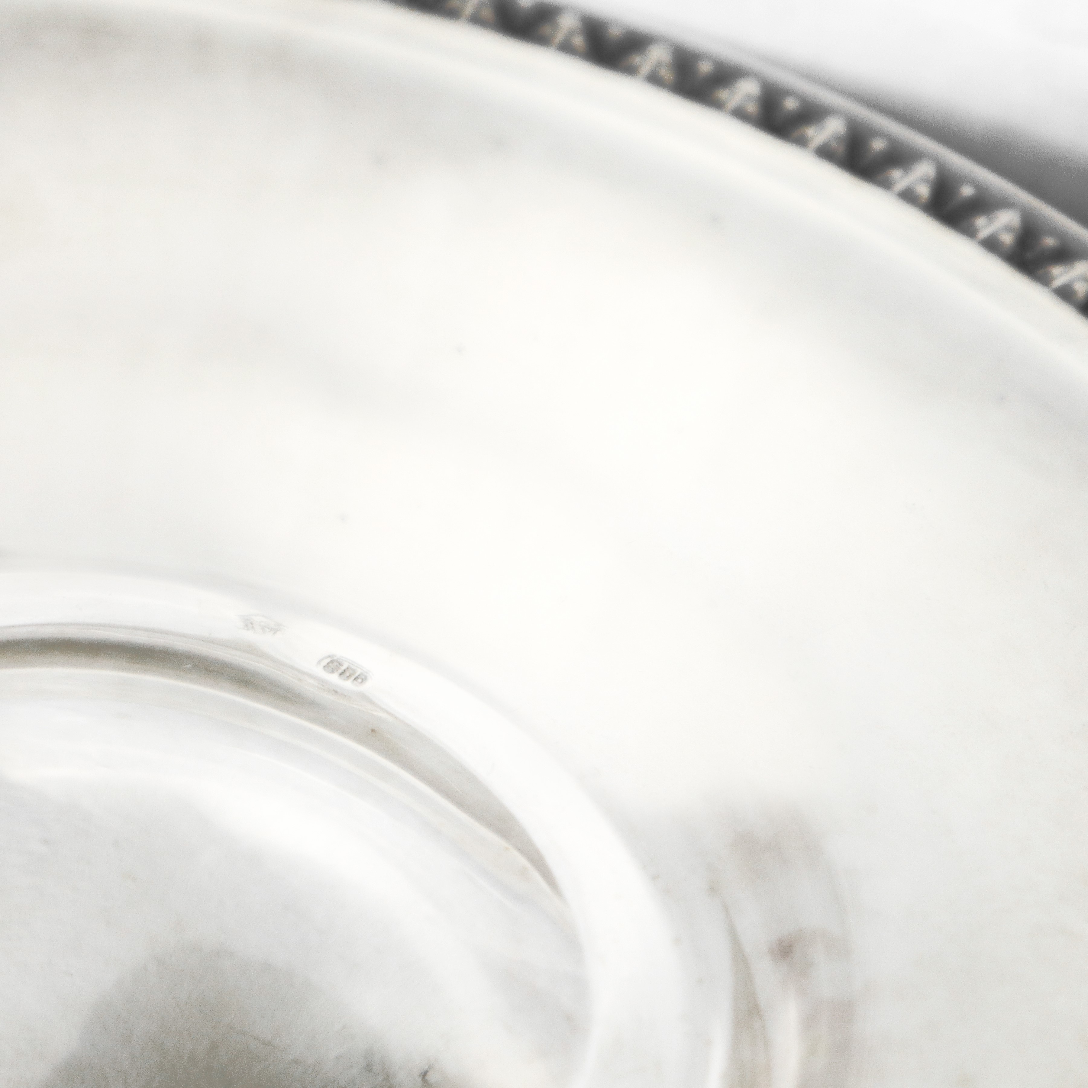 Servizio da caffè in argento 800 composto da 6 tazzine e piattini con interno in porcellana