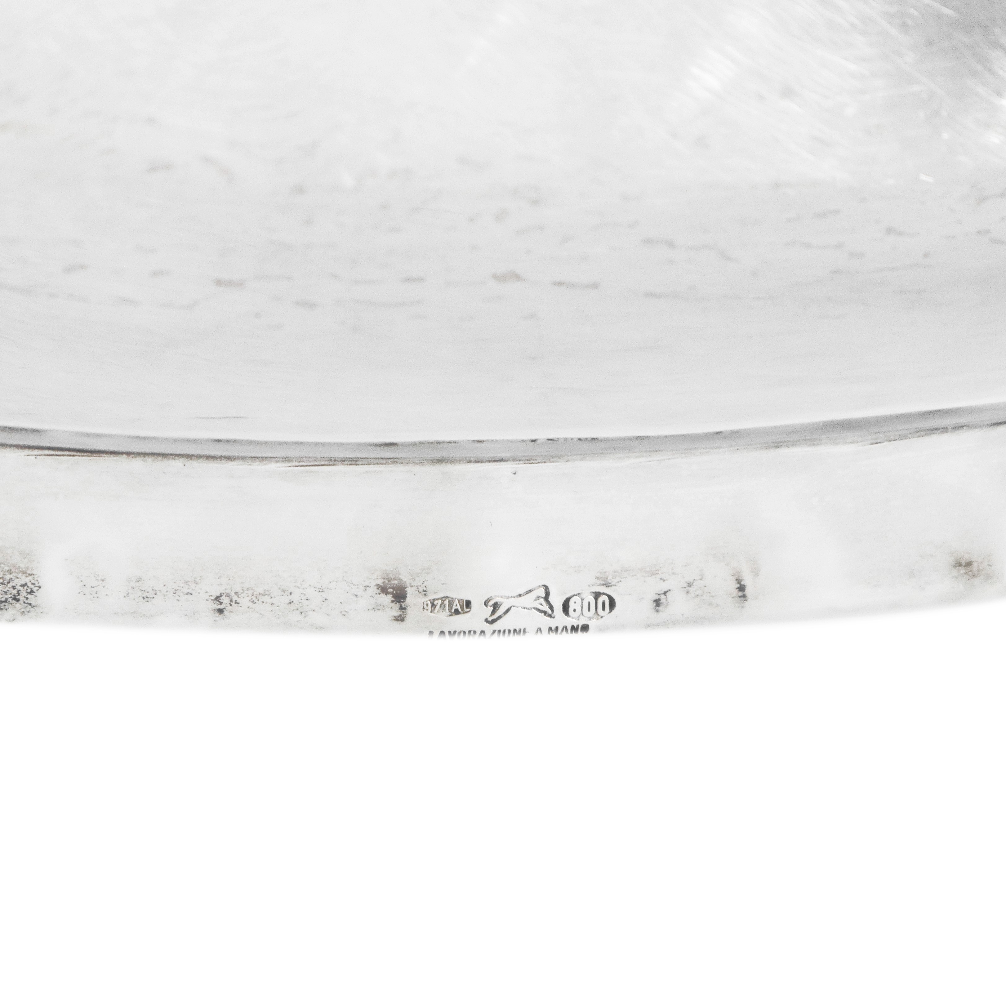 Vassoio in argento 800 con foglie lanceolate sul bordo