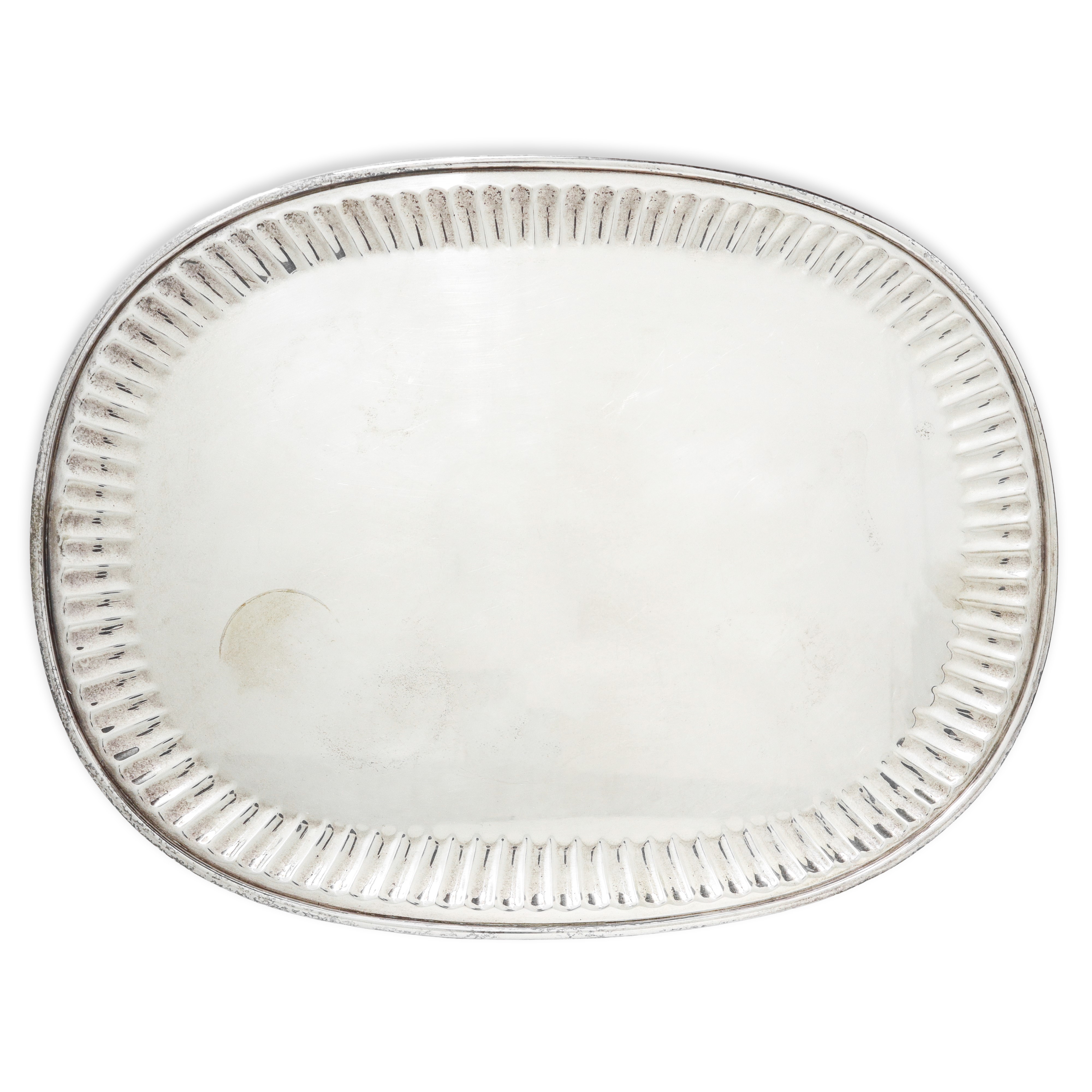 Vassoio con bordo costolonato in argento 800