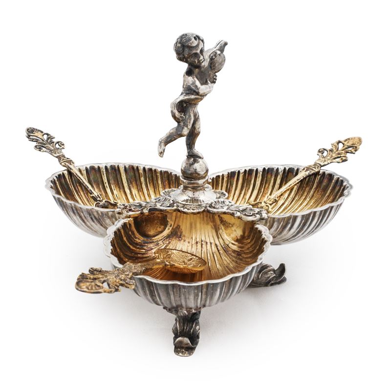 Saliera con cucchiaini con puttini in argento 800 e argento vermeille