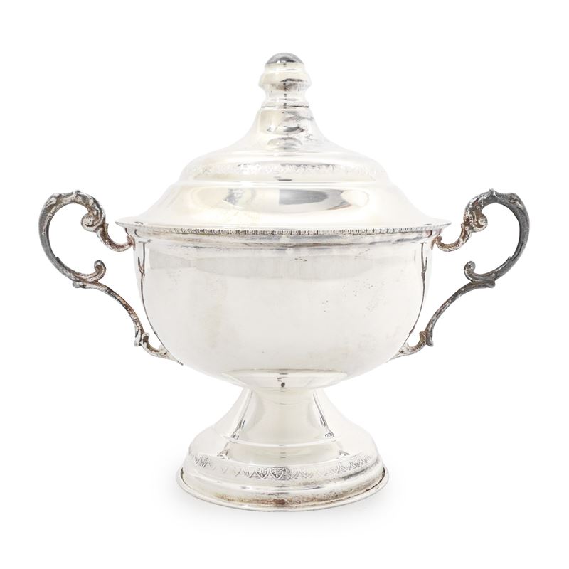 Zuccheriera con prese laterali in argento 800