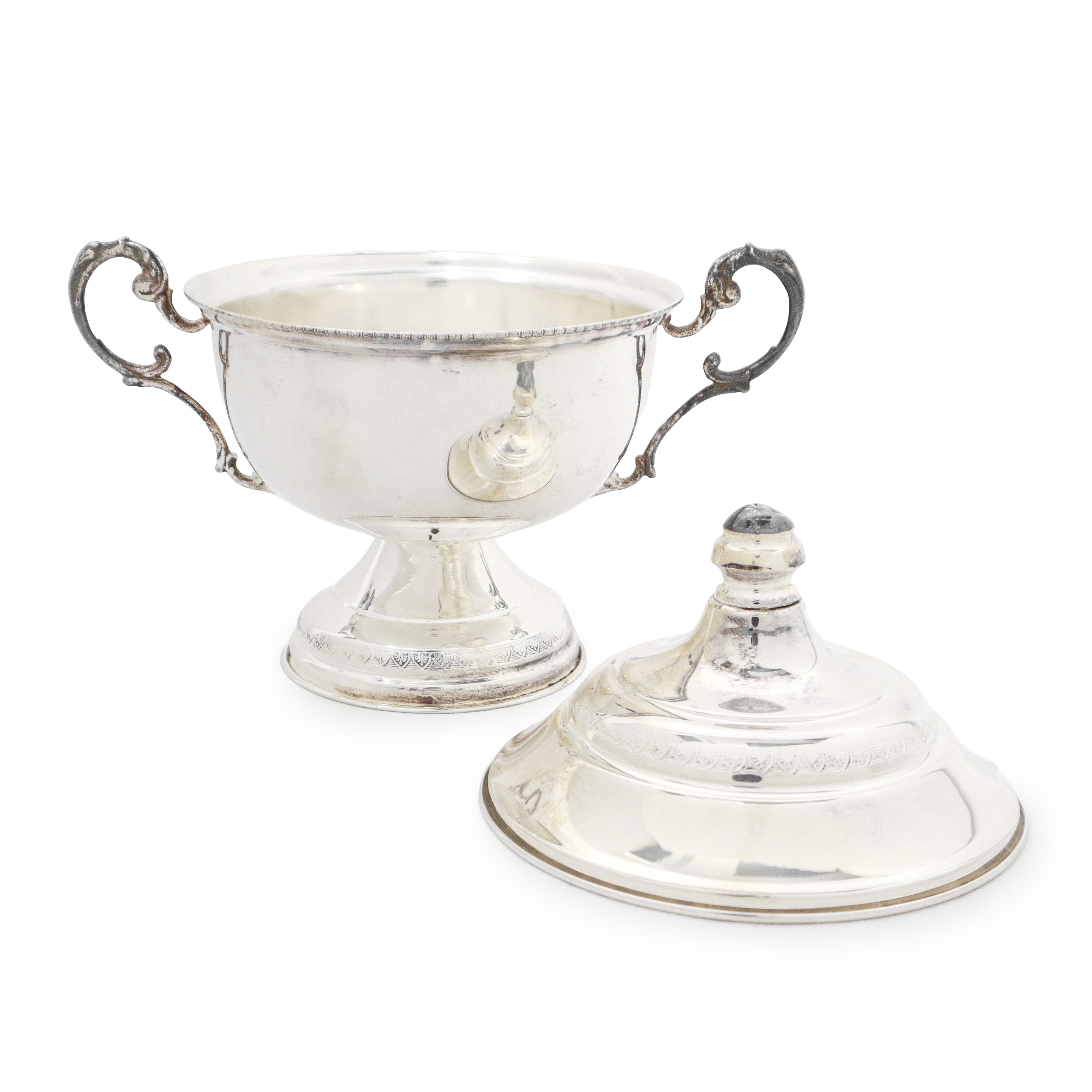 Zuccheriera con prese laterali in argento 800