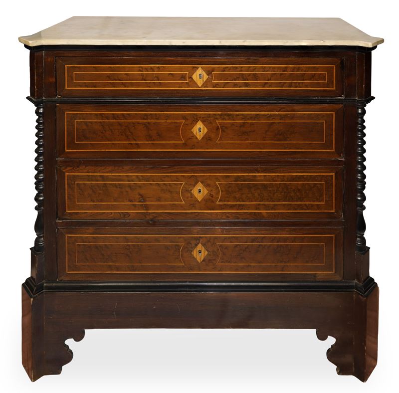 Cassettone siciliano del XIX secolo, quattro cassetti con piano in marmo bianco e colonne torchon