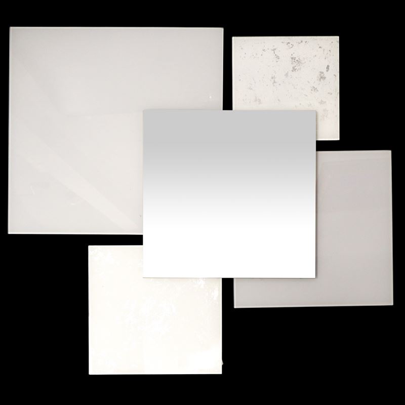 Plafone da soffitto, vetro bianco e vetro specchiato (al centro)