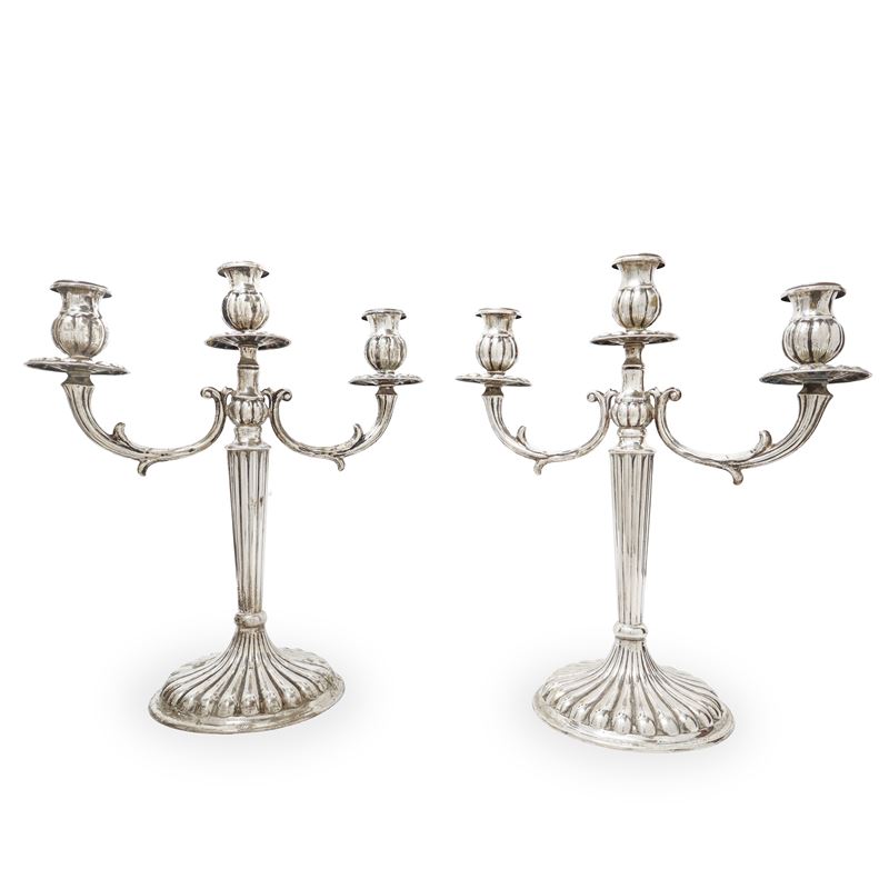 Coppia di candelabri a 3 luci in argento 800