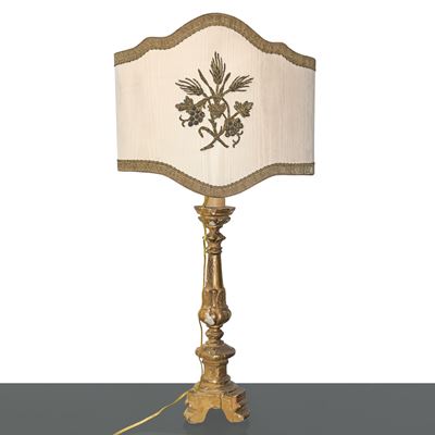 Lume in Legno Dorato con Base Tripode
