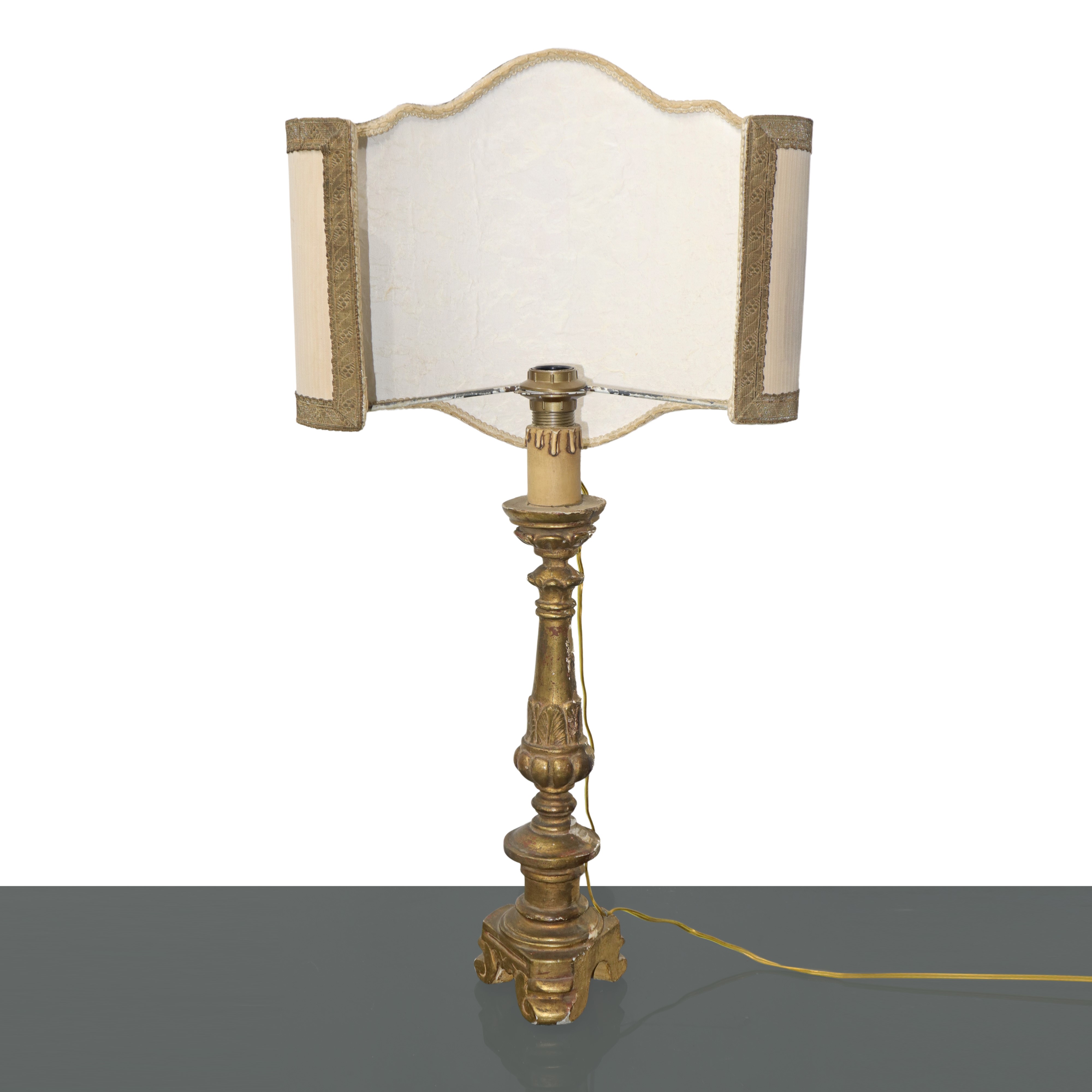Lume in Legno Dorato con Base Tripode