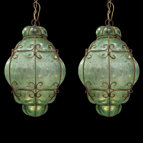 COPPIA DI LANTERNE DA ESTERNO IN VETRO DI MURANO VERDE CON DETTAGLI IN METALLO