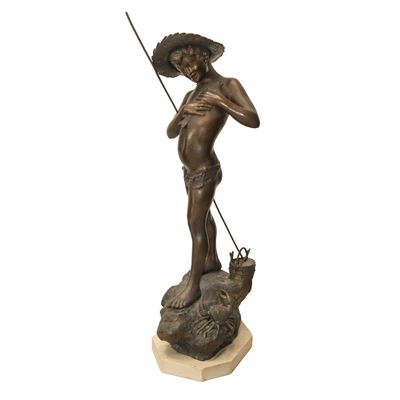 Pescatorello, scultura in bronzo su base in marmo, h 74 cm
