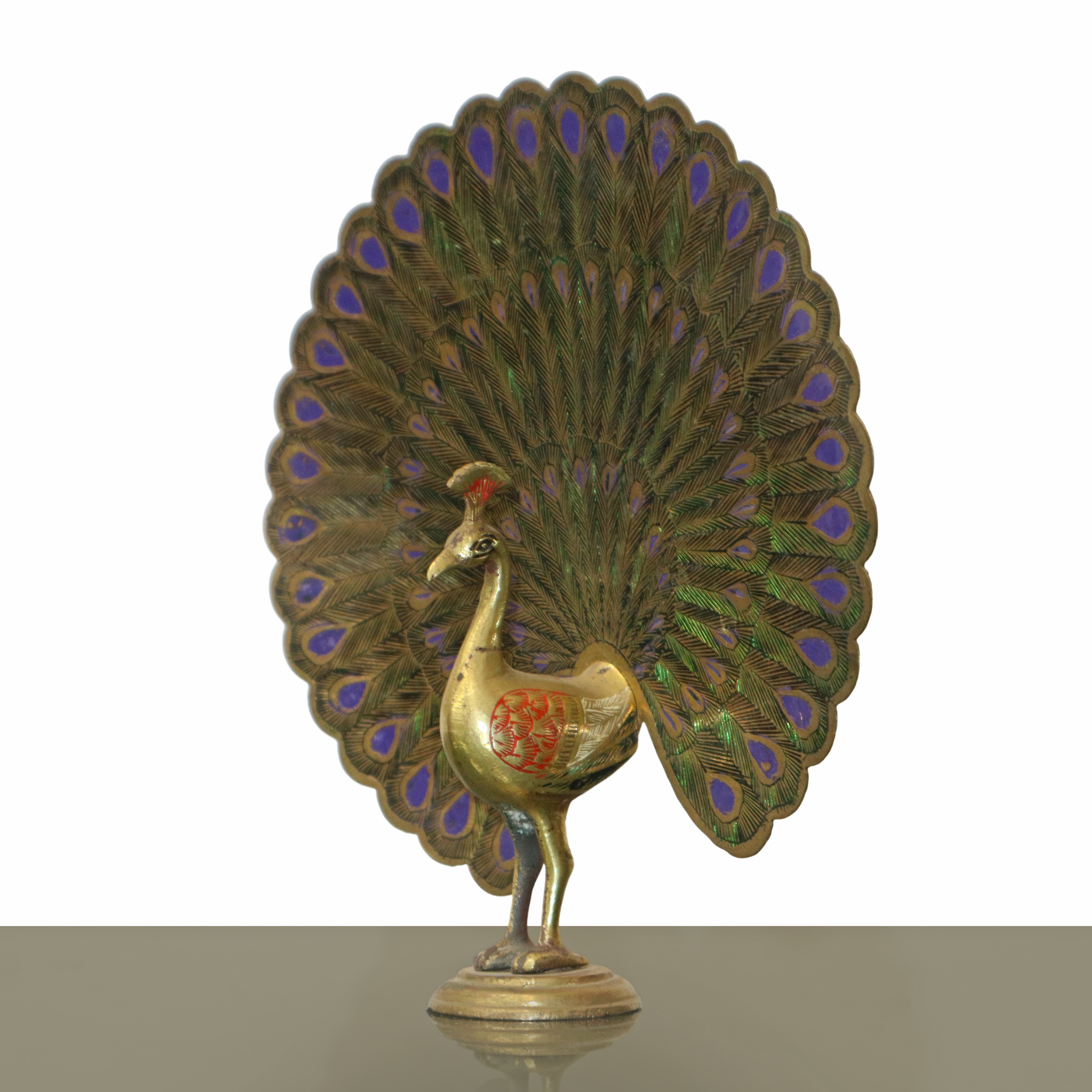 Coppia di pavoni, in ottone decorato con smalti