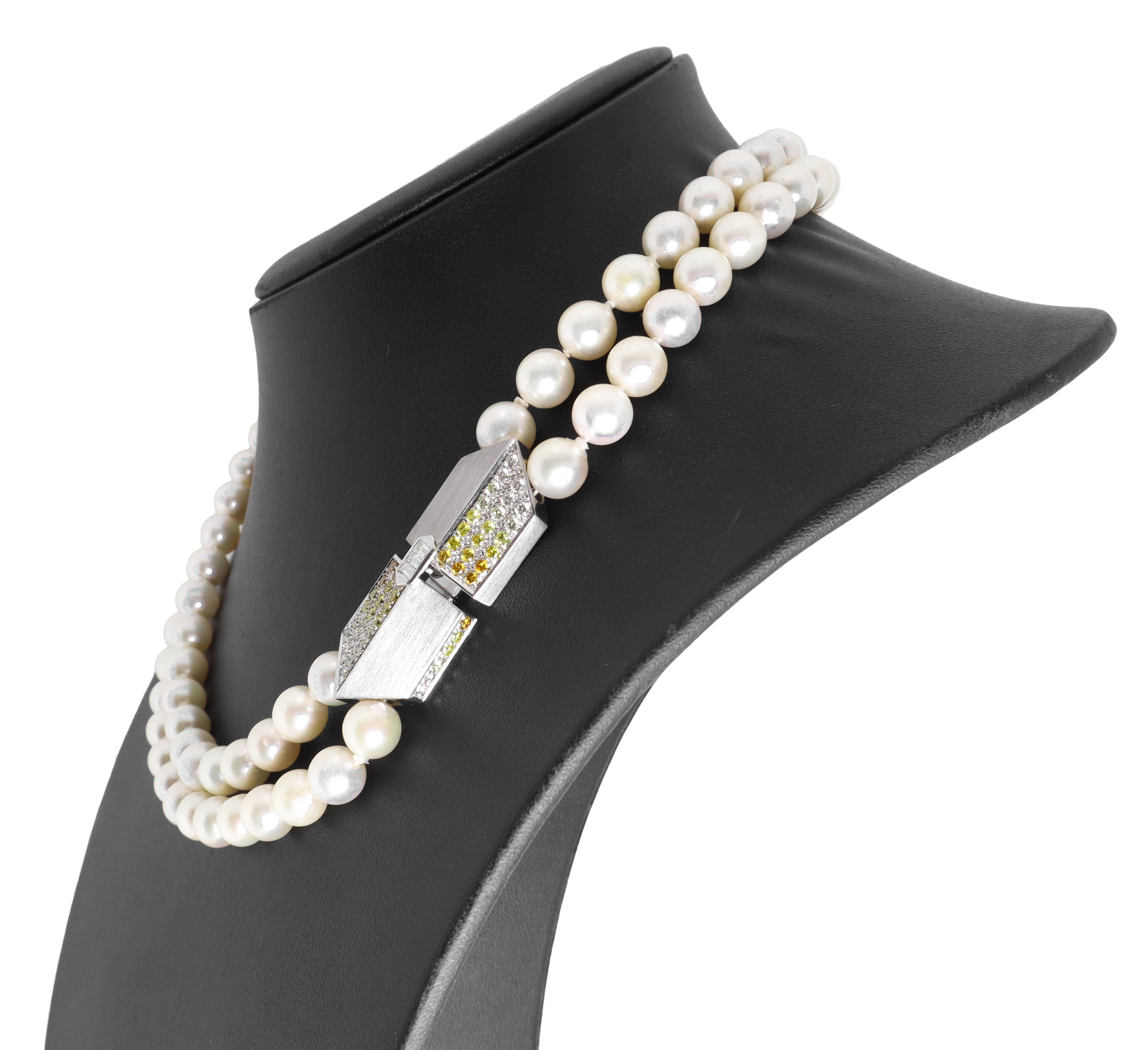 Collana a due fili di perle giapponesi con chiusura in oro bianco 750 e 55 diamanti naturaly fanc...