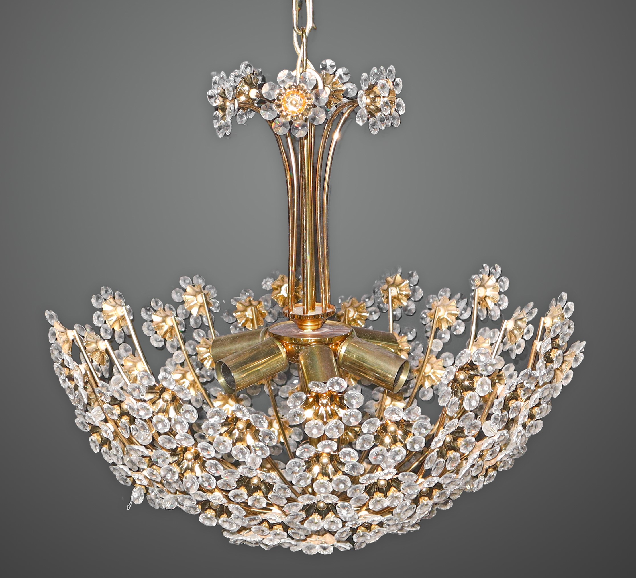Lampadario a 6 luci in metallo dorato e decori floreali in vetro