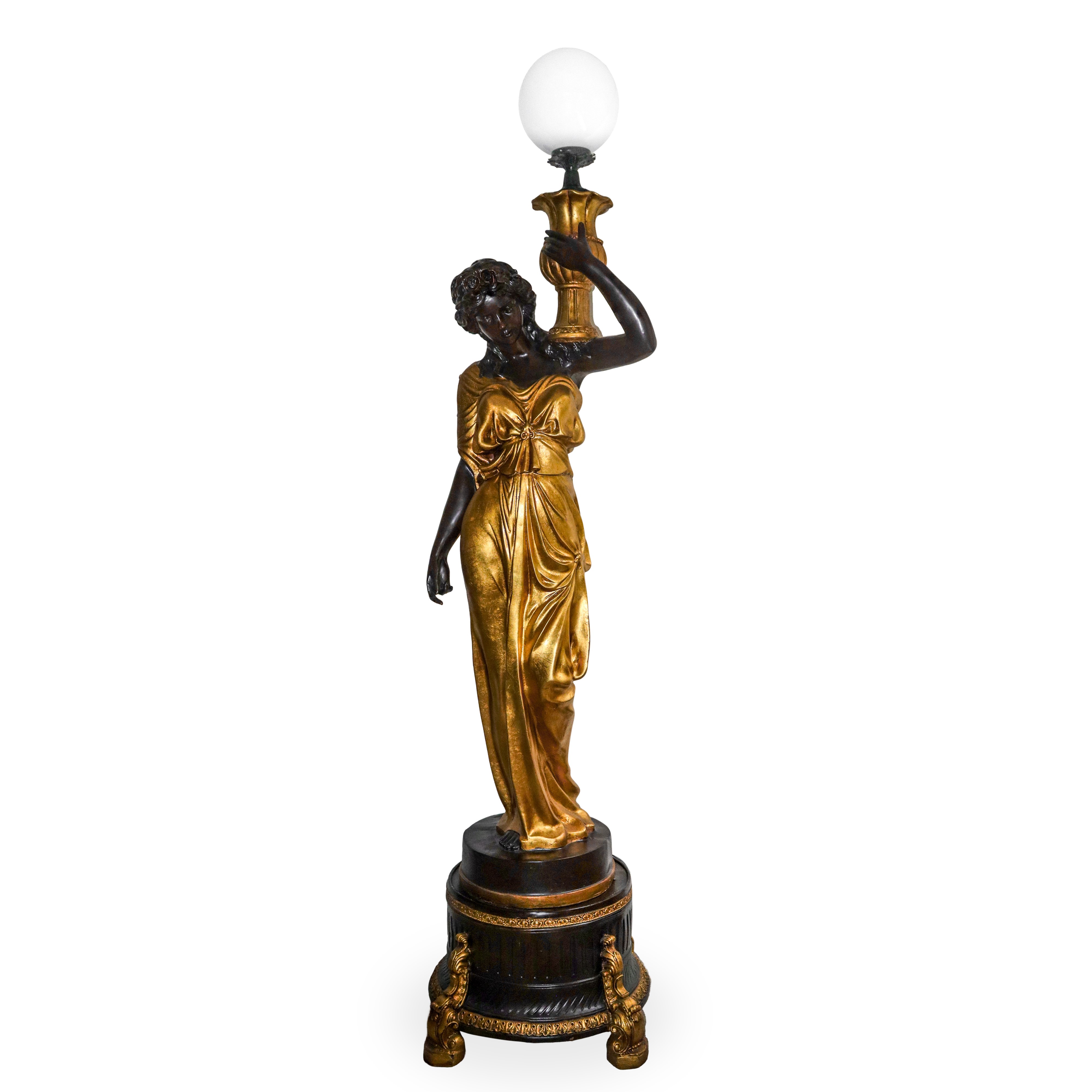 Grande Lampada da Terra in Resina a Guisa di Donna con Abiti Dorati
