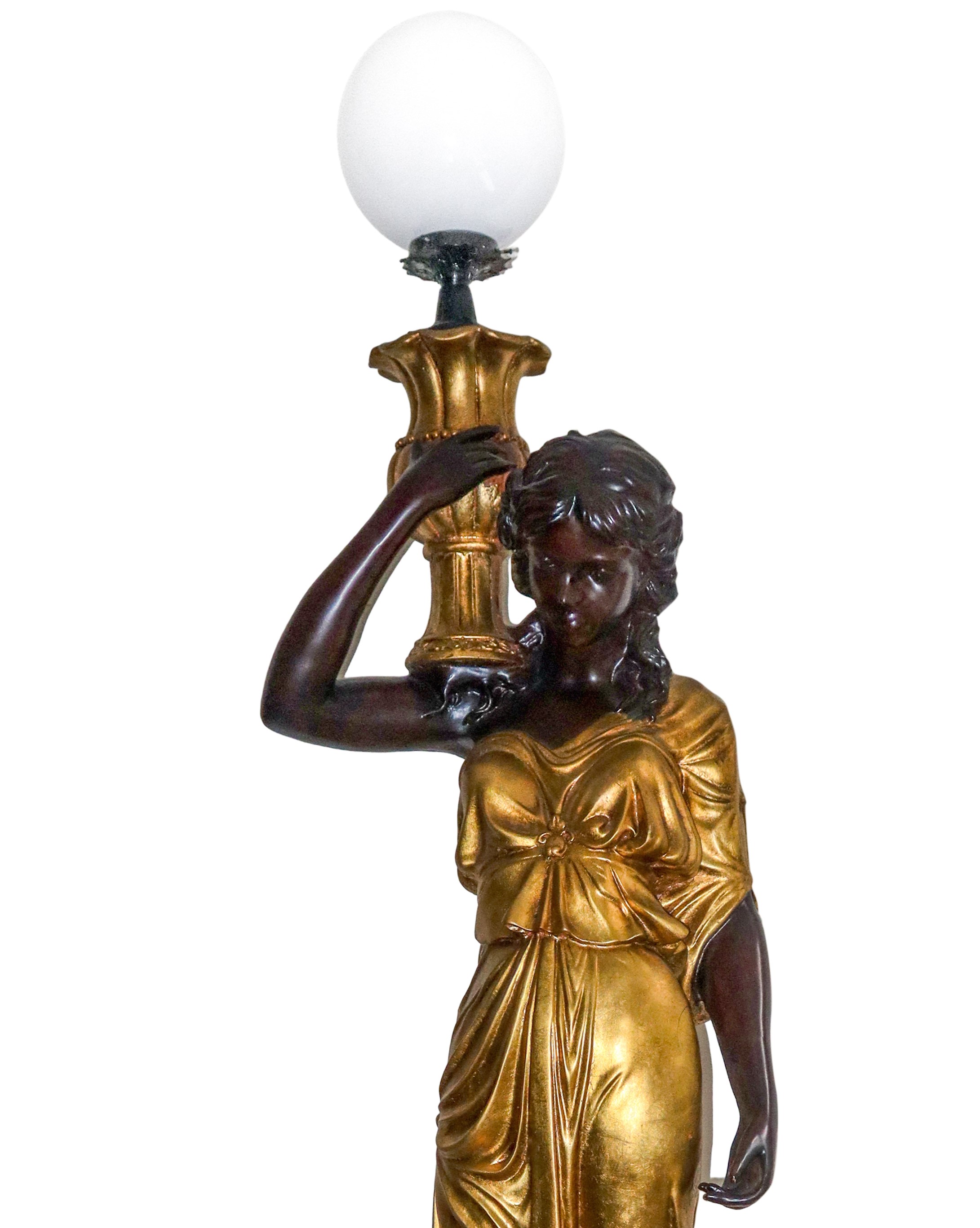 Grande Lampada da Terra in Resina a Guisa di Donna con Abiti Dorati