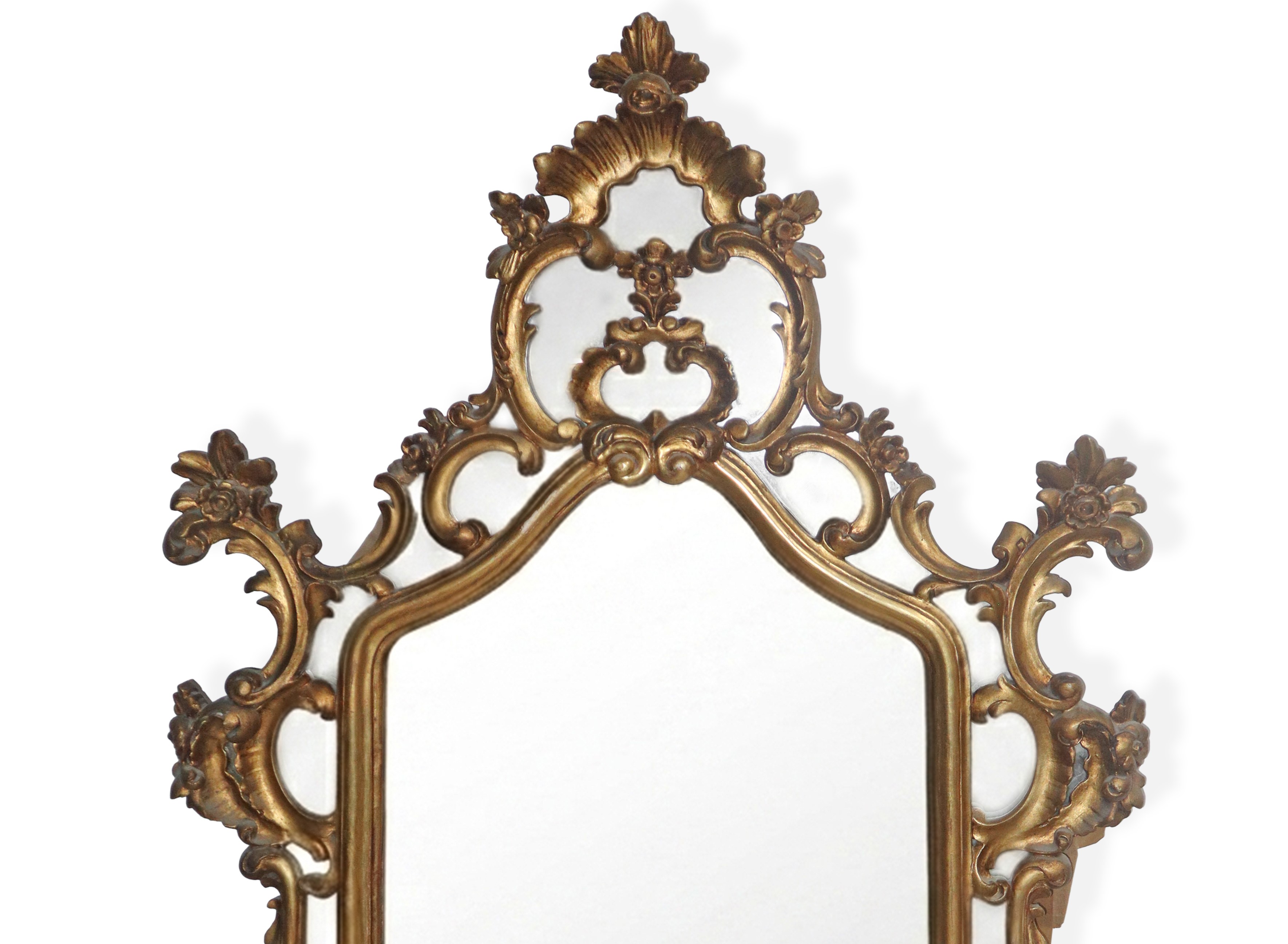 Specchiera, legno dorato con motivi decorativi laterali e cimasa sommitale