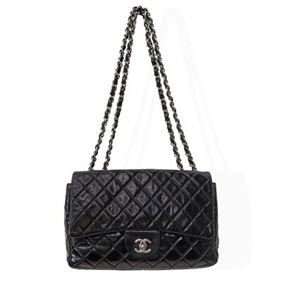 Borsa Timeless in vernice nera con metalleria argentata