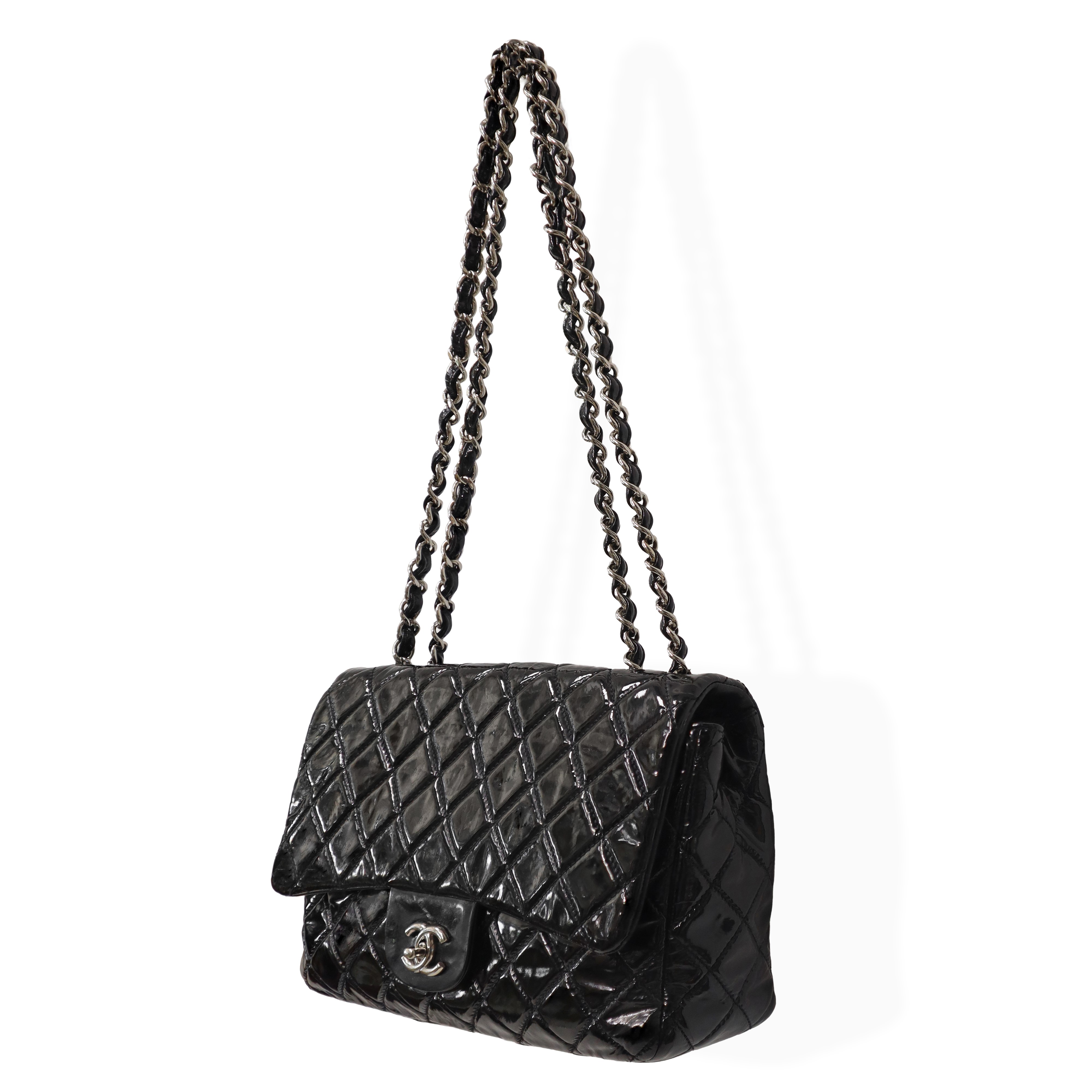 Chanel - Borsa Timeless in vernice nera con metalleria argentata