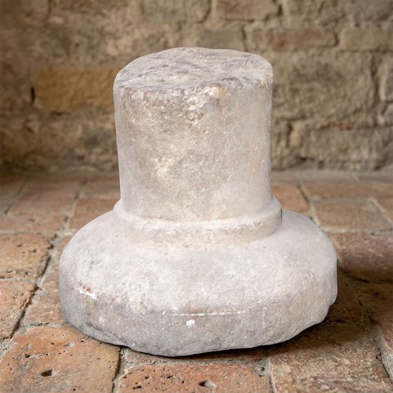 Frammento di Colonna in Pietra Bianca di Comiso