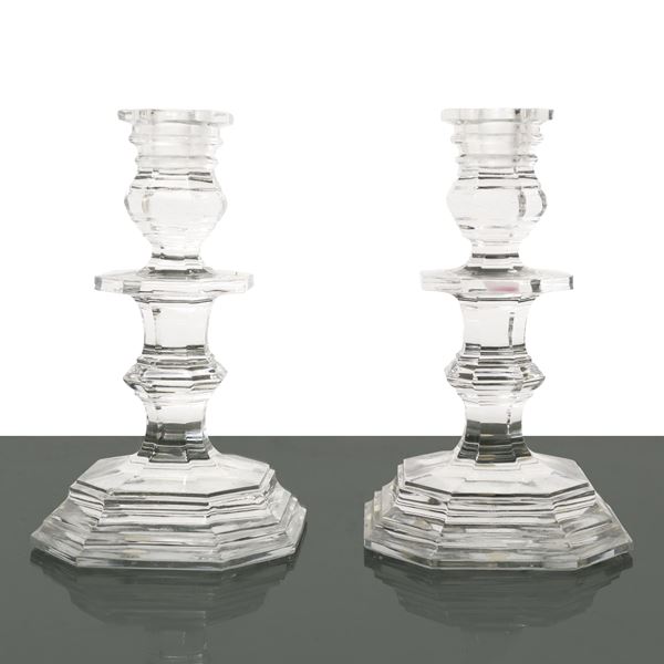 Baccarat France - Pair of single-hole crystal candlesticks, Baccarat manufacture, Regence model. There is a chip on the edge of one.