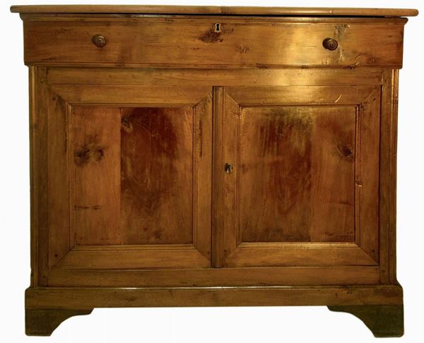 Servant large upper drawer and two lower doors. H cm 106x116x50.