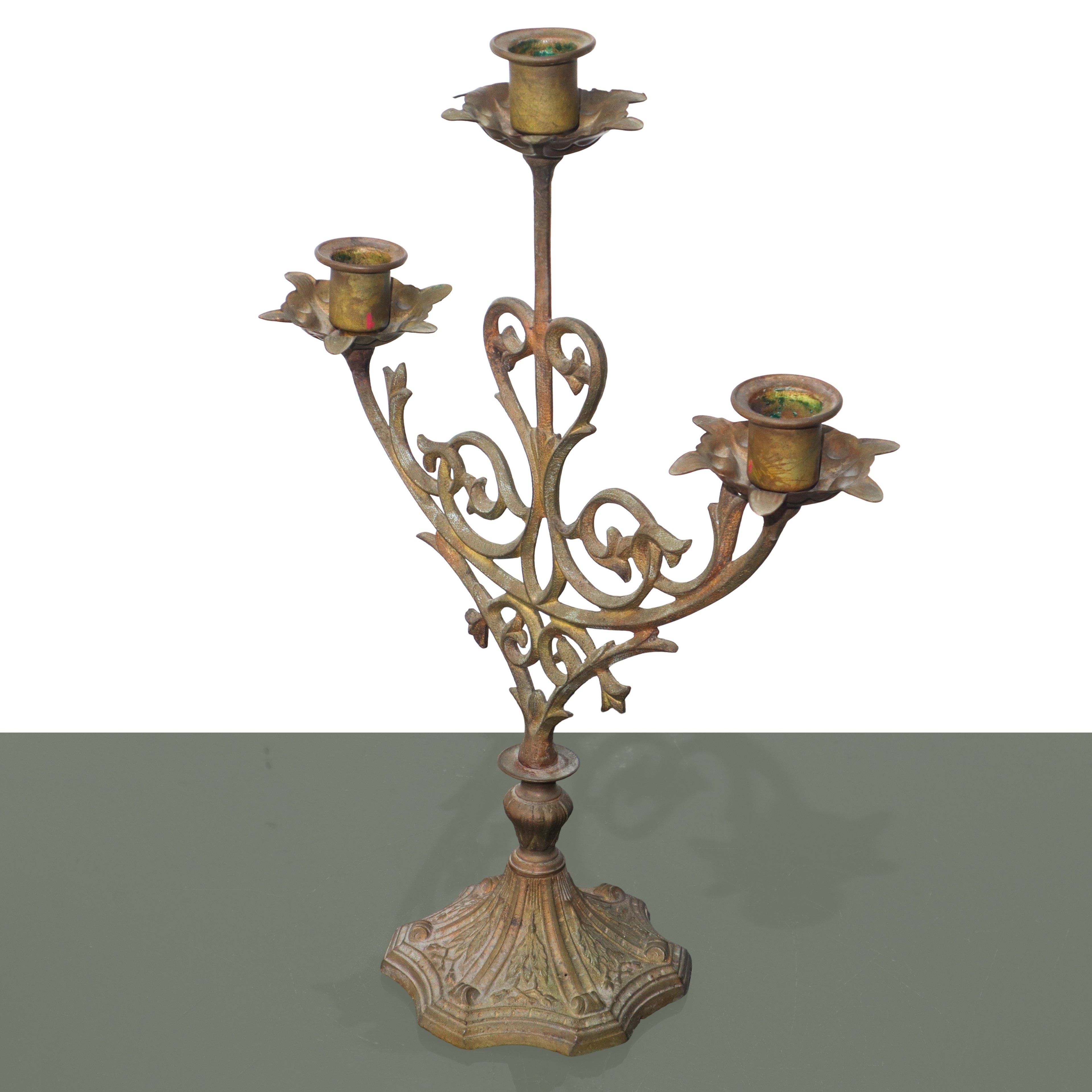 Coppia di Candelabri in Metallo a Tre Luci