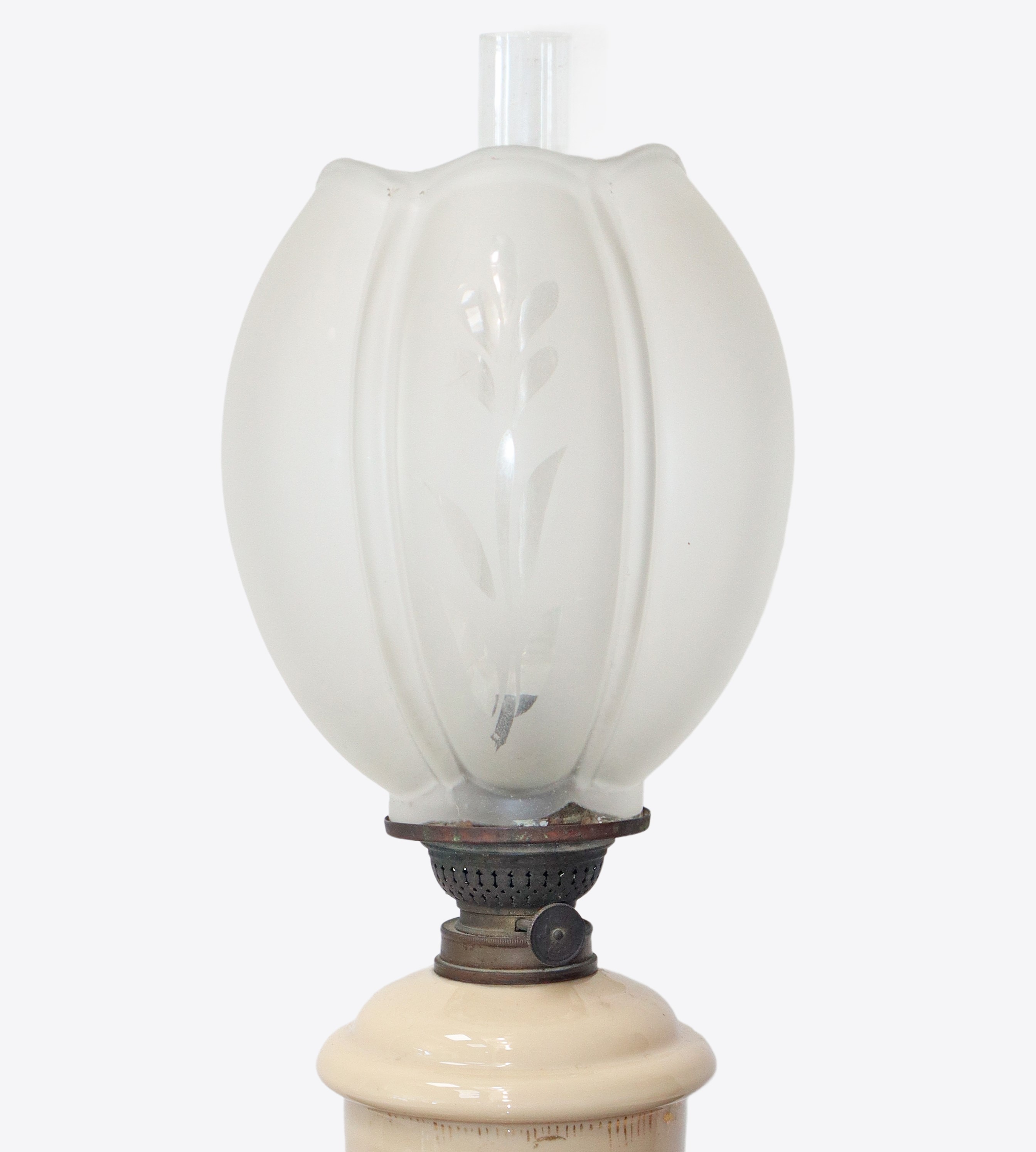Lume in Porcellana Beige con Decori Floreali e Boccia a Guisa di Tulipano