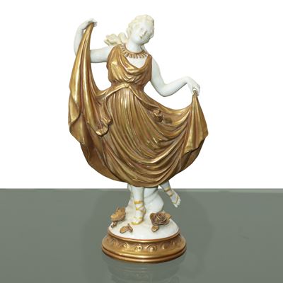 Danzatrice in abito dorato, scultura in porcellana