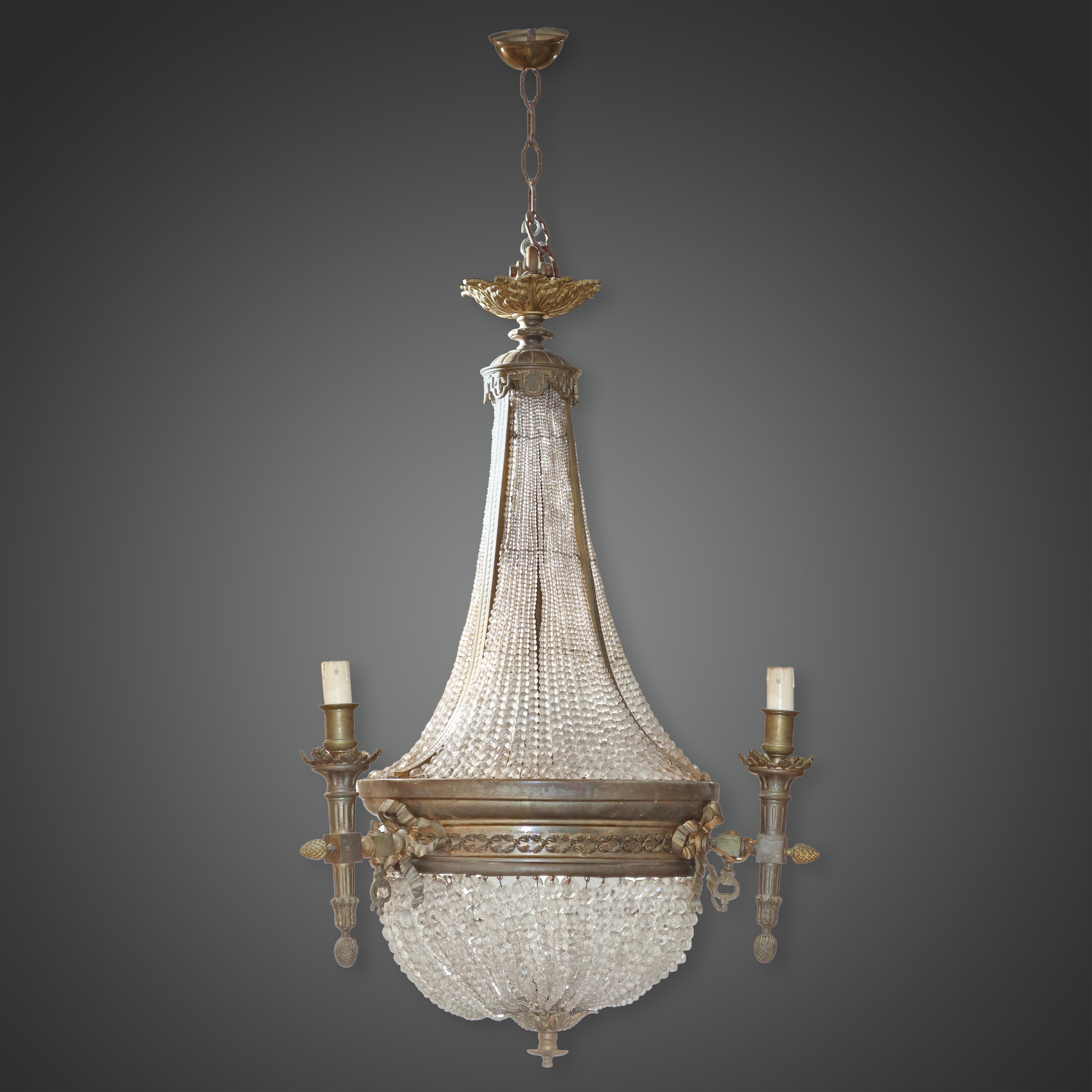 Lampadario con brindoli a pallini in vetro