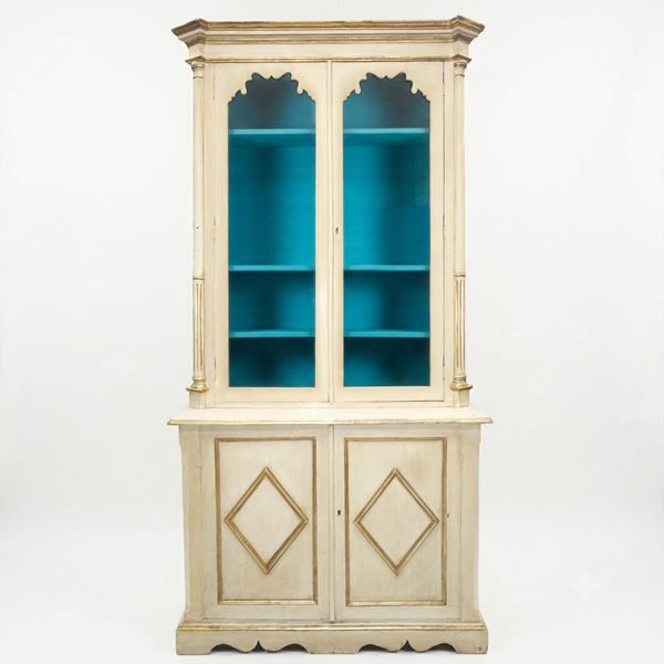 Lacquered sideboard/display cabinet