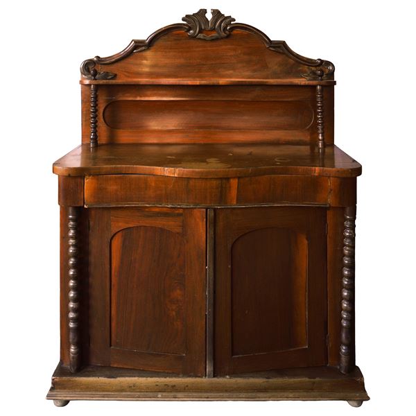 Plate rack with small torchon columns on the sides