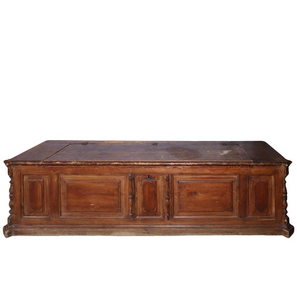 Fir wood chest