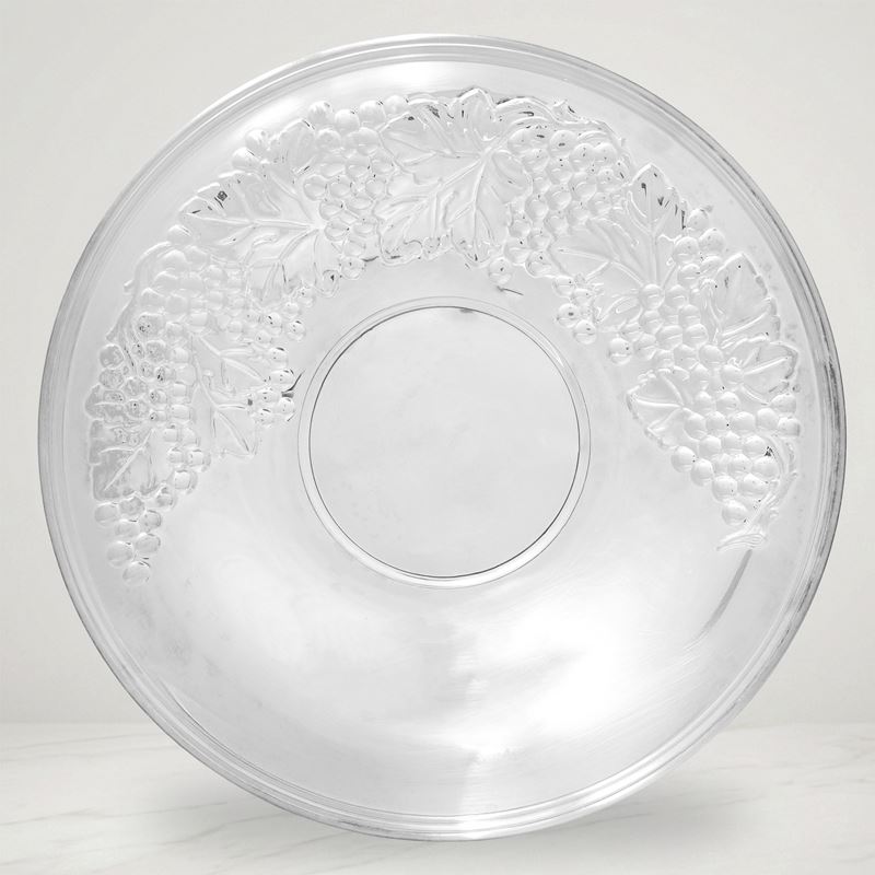 Centro tavola in argento 800 con decorazione di uva a rilievo