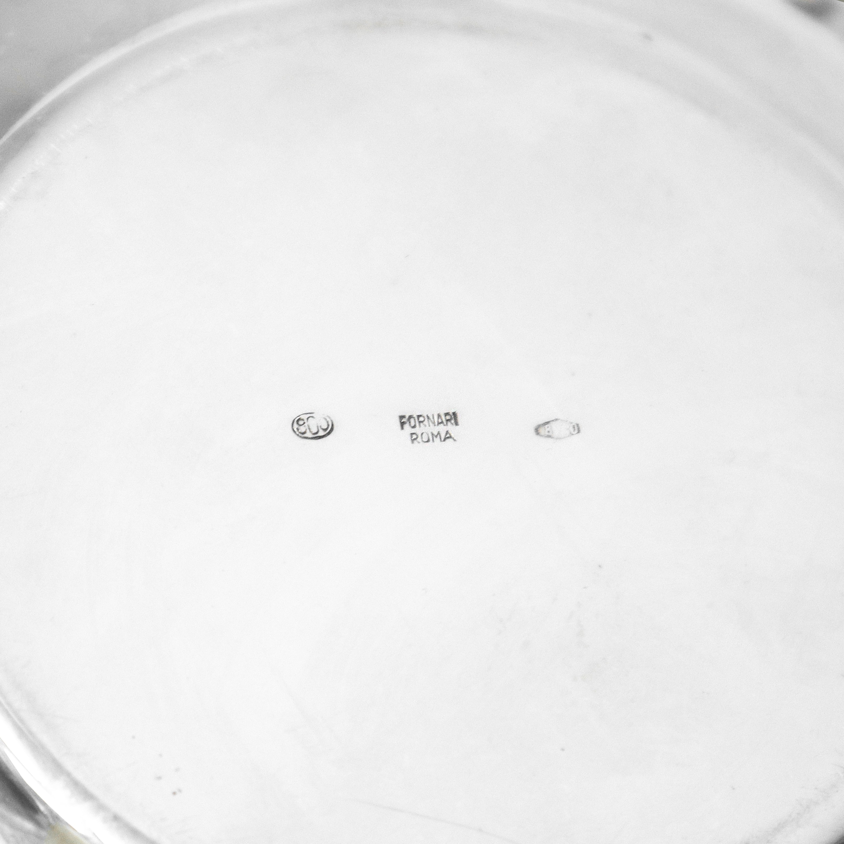Piccola ciotola centrotavola quadrata in argento 800 con angoli traforati e bordo con motivo deco...