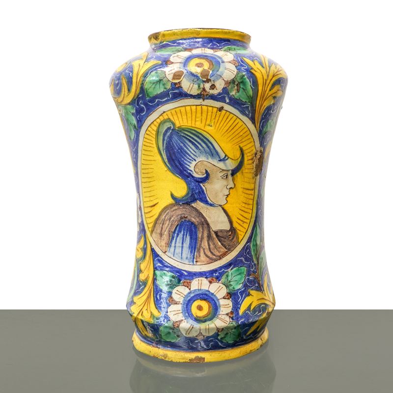 Grande albarello in maiolica di Caltagirone dipinto policromo della bottega di Bartolo con doppio...