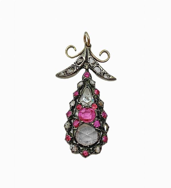 Brooch with diamonds shards and clear garnet. Cm 4