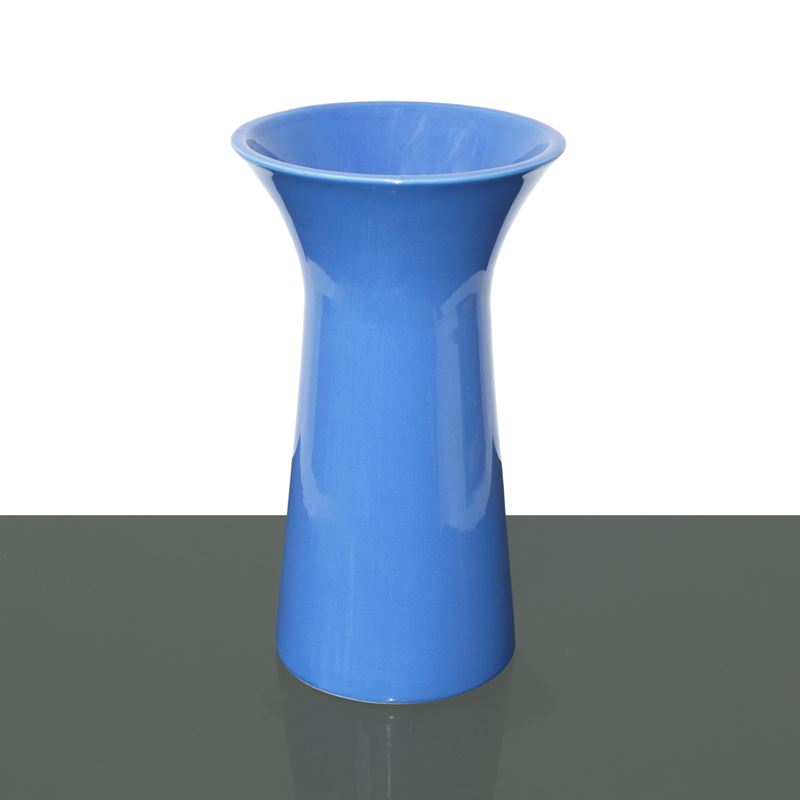 Vaso in ceramica smaltata lucida azzurra, h 26,5 cm